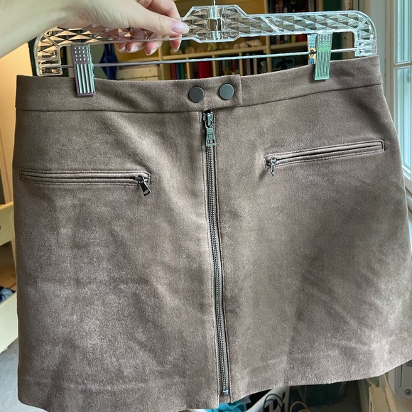 BCBGMaxazria Kahli Faux Suede Brown Mini Skirt, Size Small - Picture 8 of 10